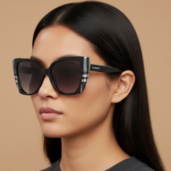 Burberry - Chelsea White